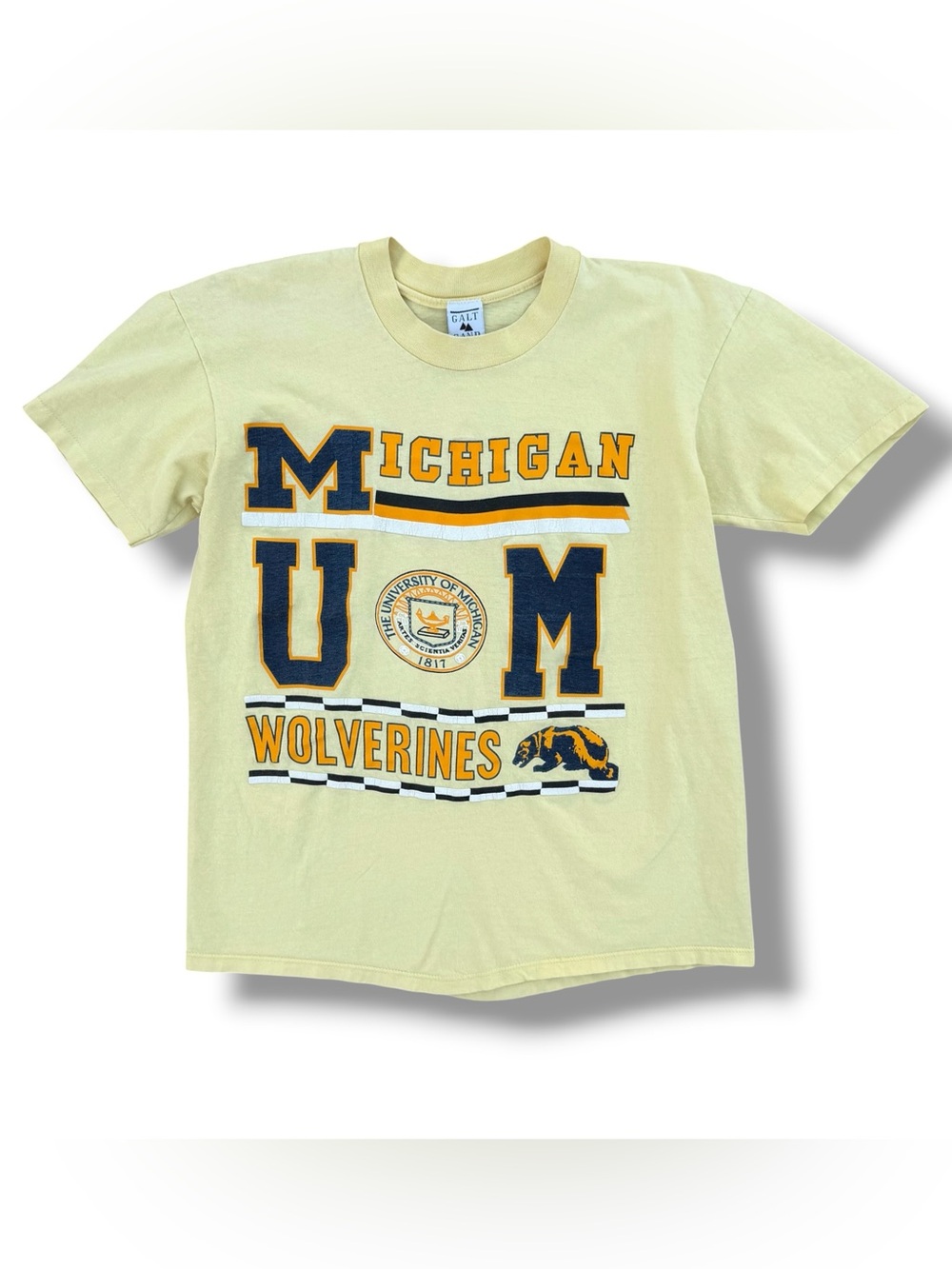Vintage 90s University Of Michigan Wolverines T-Shirt Yellow Size M/L Galt Sand